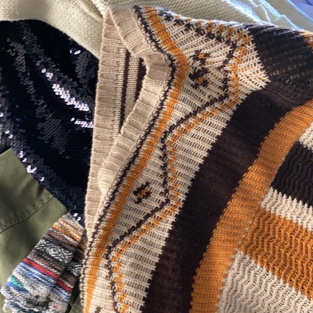 Retro looking sweater - Picture 5 of 5